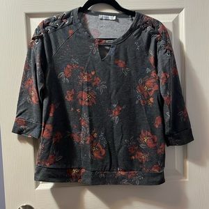Women's 3/4 Sleeve Winter Shirt Laces Charcoal Grey Red Floral Small-Medium